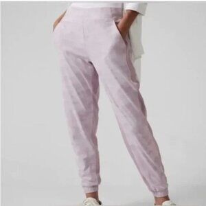 ATHLETA Brooklyn Lined Jogger Pant Camo Lux Shasta Purple Pink Sz 4
